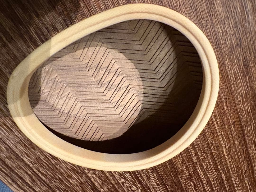 箏　最高級 くり甲 綾杉彫り 作家銘「秀一刀」桐紋 琴柱、その他備品付 完品級