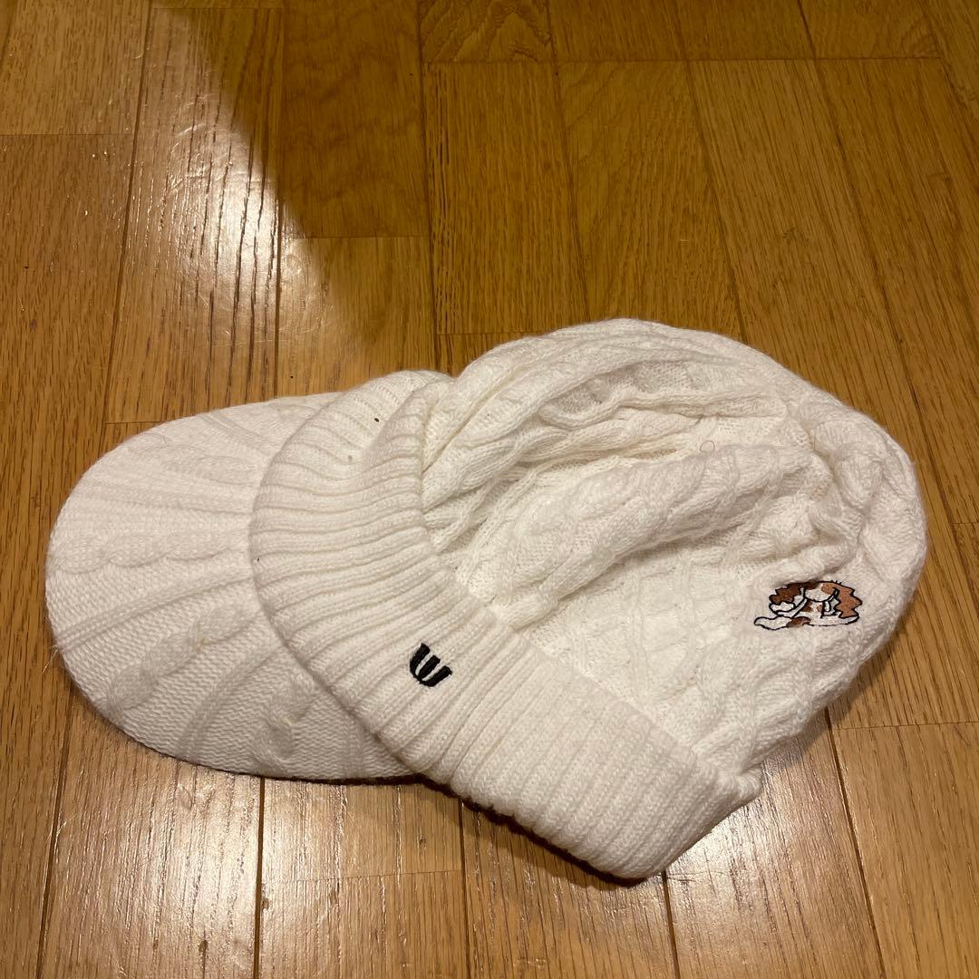美品　MU スポーツ　ホワイト ケーブル編み ニット帽 ツバつき