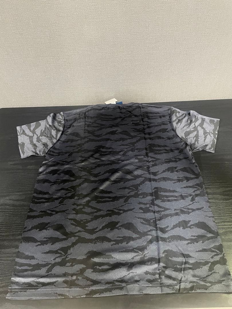 限定品　YONEX 迷彩柄 Tシャツ
