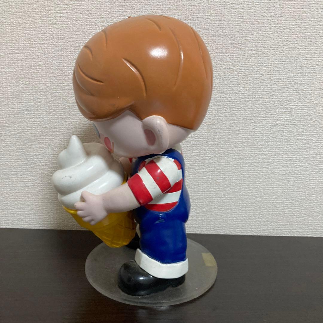 アイスクリームの少年 フィギュア 約30cm