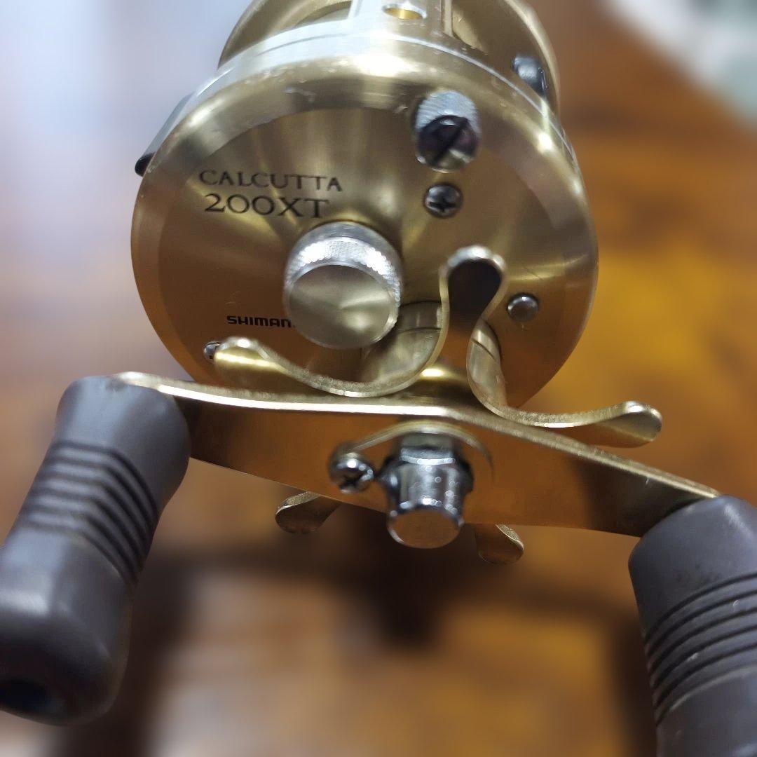 シマノ カルカッタ200XT 動作品 丸型ベイトリール