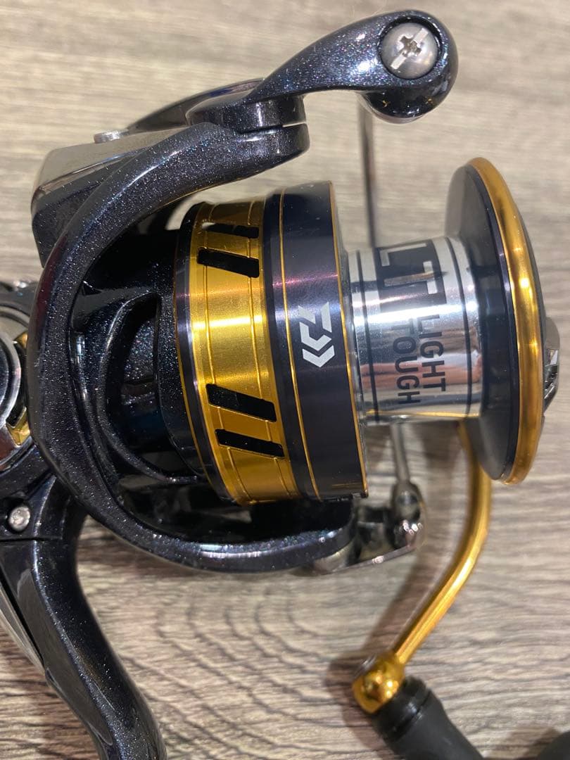 ✴️即購入不可コメント必須 Daiwa LT4000D-C スピニングリール