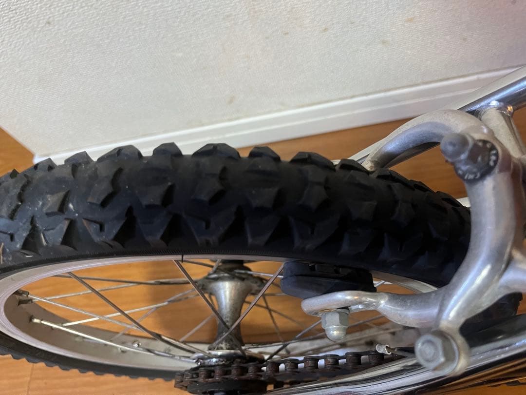 シルバー折りたたみ自転車