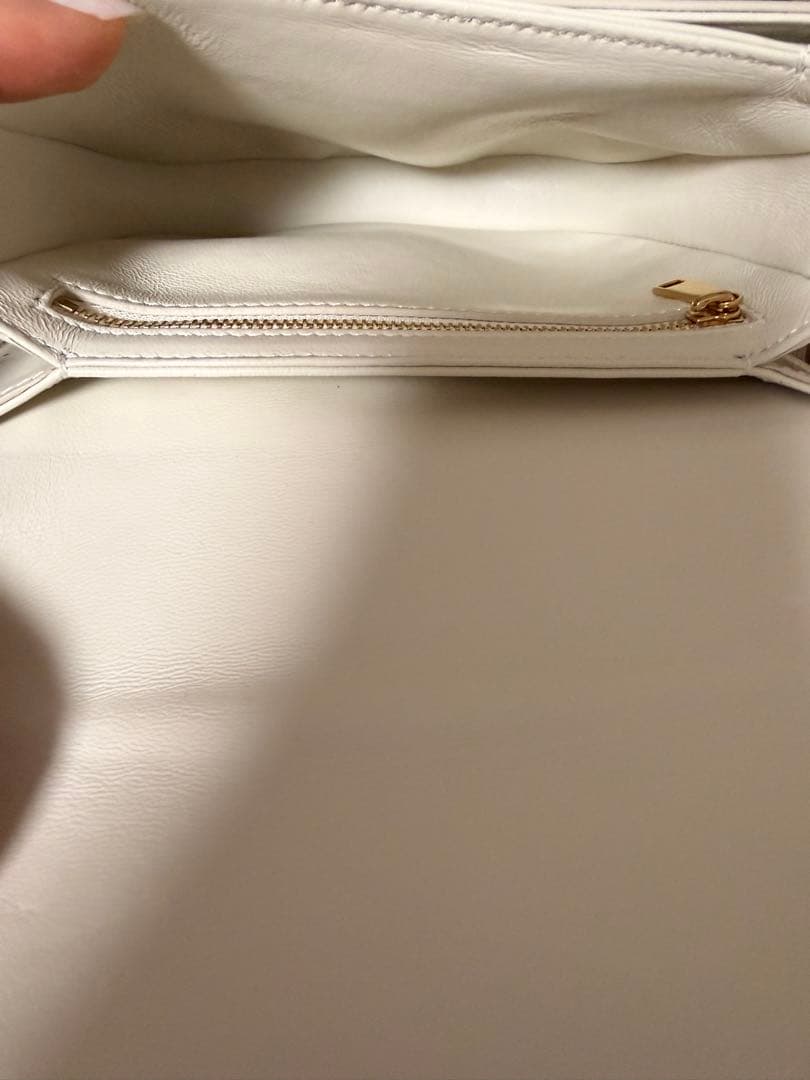 Celine ノベルティホワイト フラップショルダーバッグ ゴールド金具