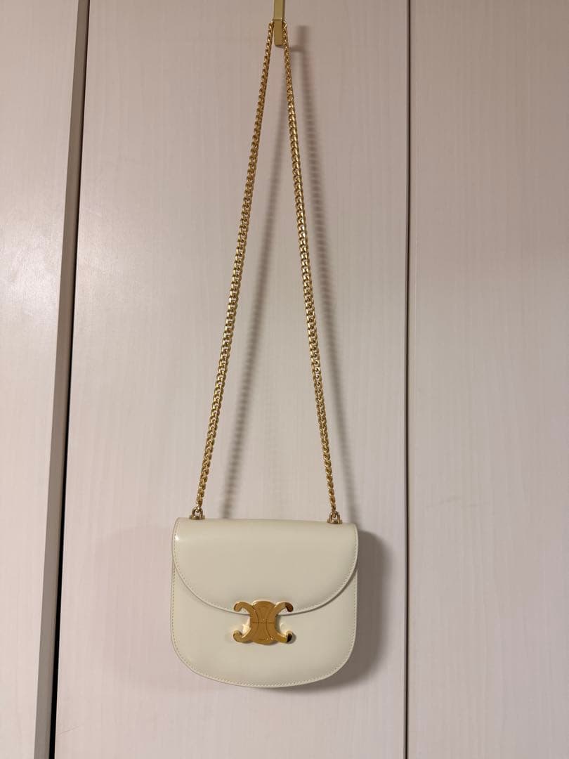 Celine ノベルティホワイト フラップショルダーバッグ ゴールド金具