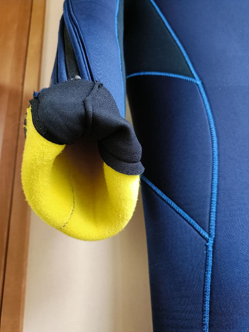 ウェットスーツ