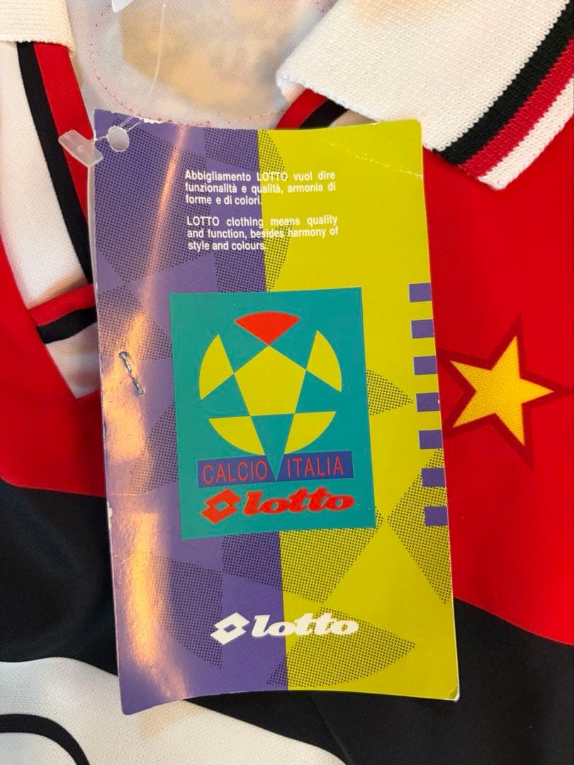 Lotto ACミラン サッカーシャツ ユニフォーム　赤・白・黒　Ｌサイズ