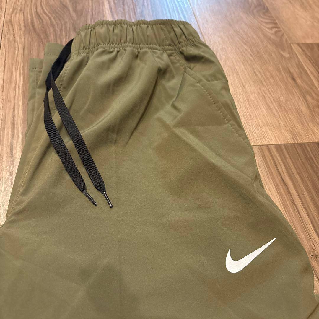 NIKE ジャージ上下　オリーブ色