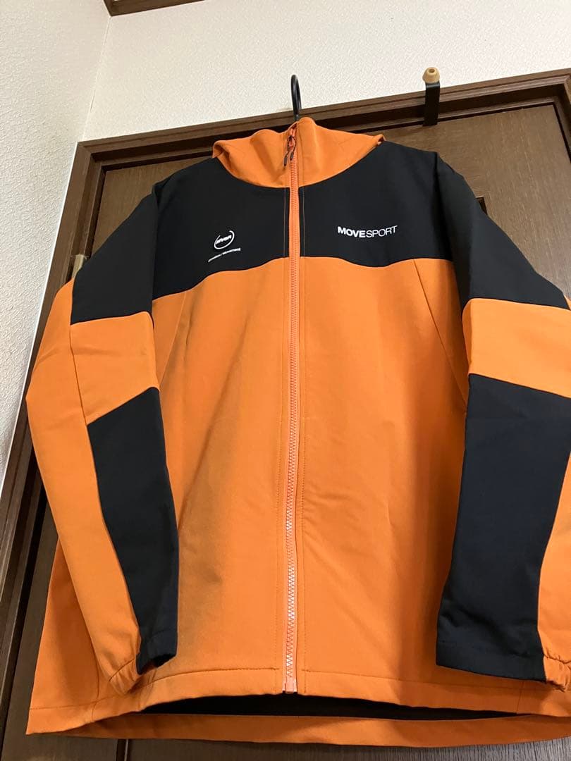 デサント アスレチック　MOVESPORTトレーニング ウェア　ジャケット