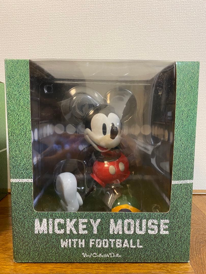 SOPH MICKEY MOUSE with FOOTBALL ミッキー