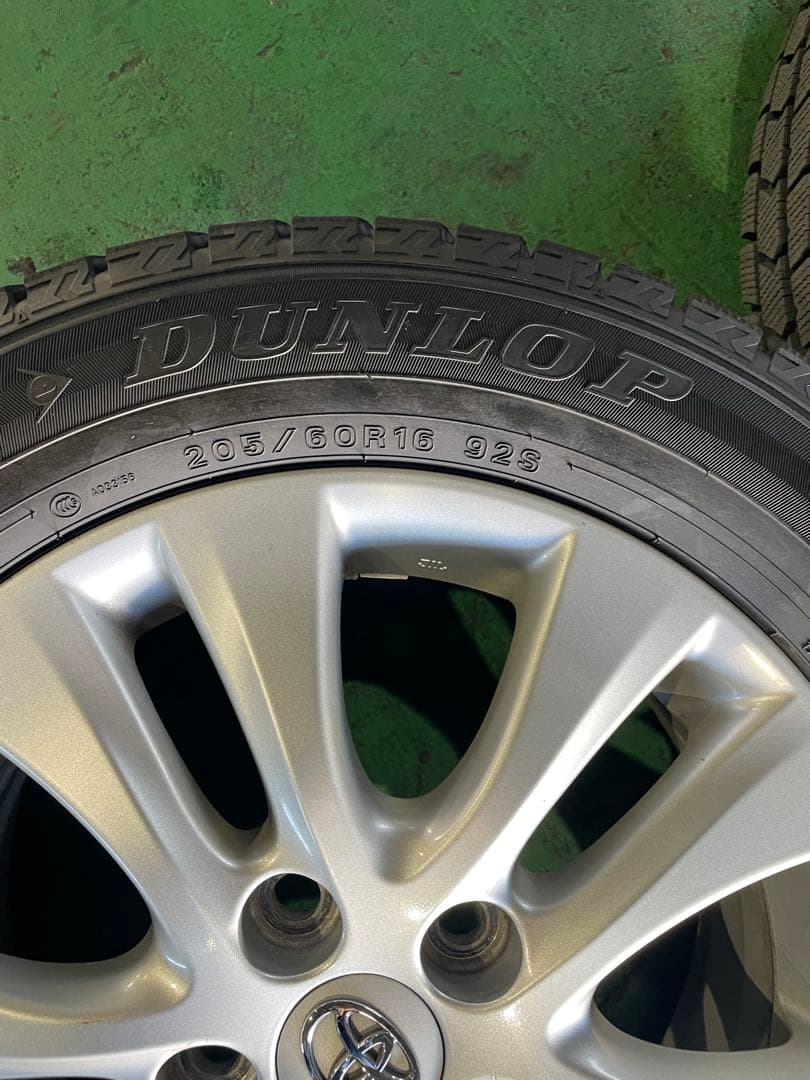 よたろうさん専用DUNLOP 205/60/16 スタッドレスホイール付1本