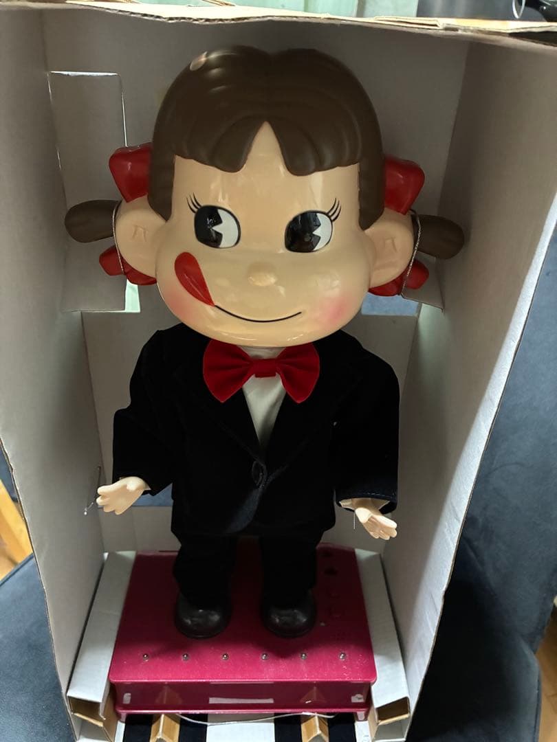 ペコちゃんタキシードキャラクター フィギュア 約30cm