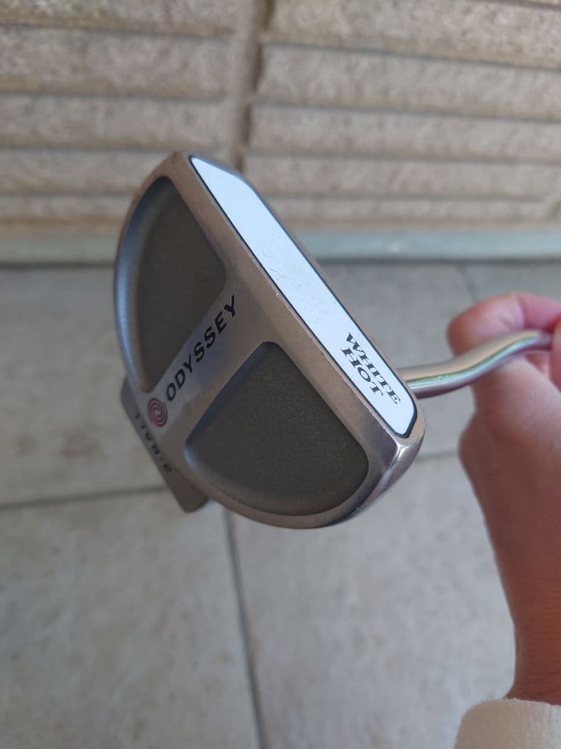 ODYSSEY WHITE HOT パターツーボール　32インチ