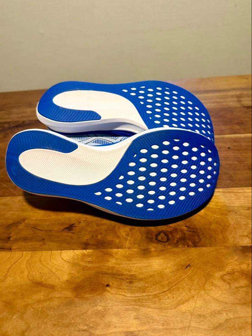 新品　asics s4 ランニングシューズ　25.0cm