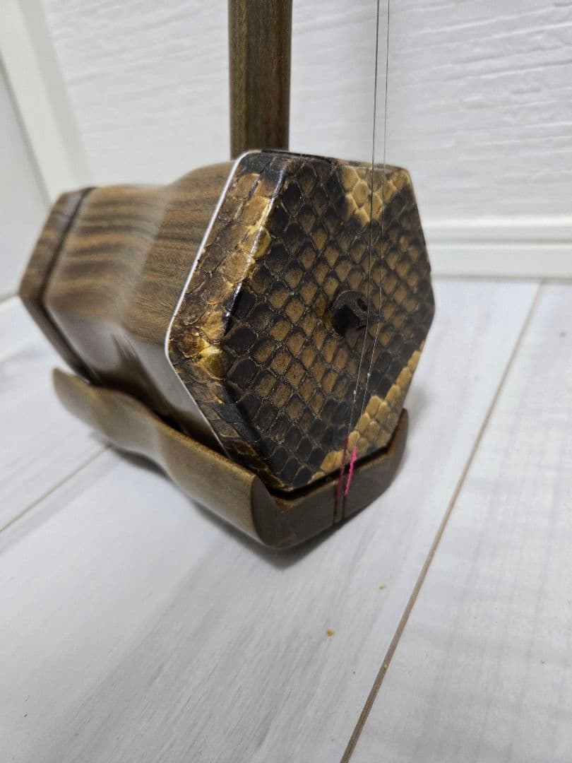 【美品】二胡　緑檀製　龍頭モデル　ケース付