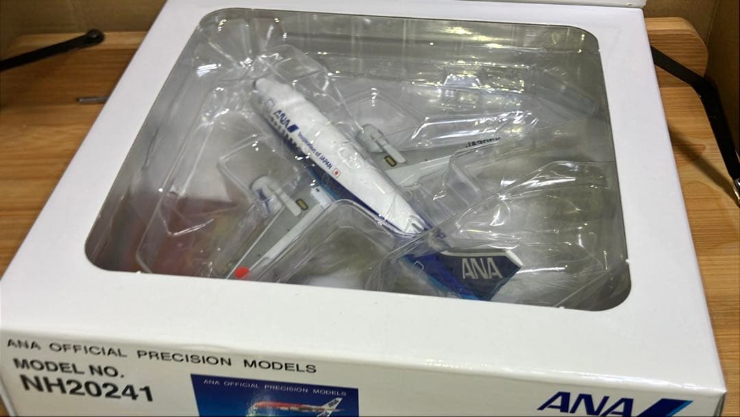 ANA Boeing 737-500 スケール1:200