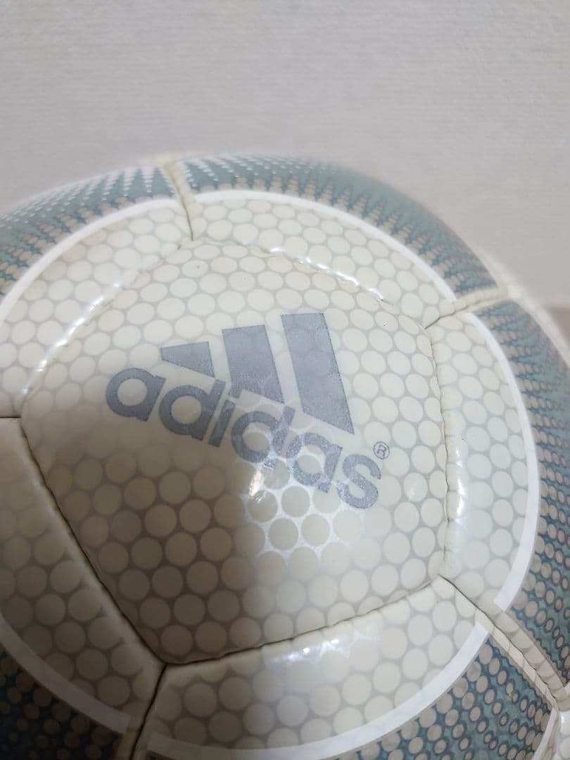 EURO2000 terrester 5号球 2000年の欧州選手権の公式試合球