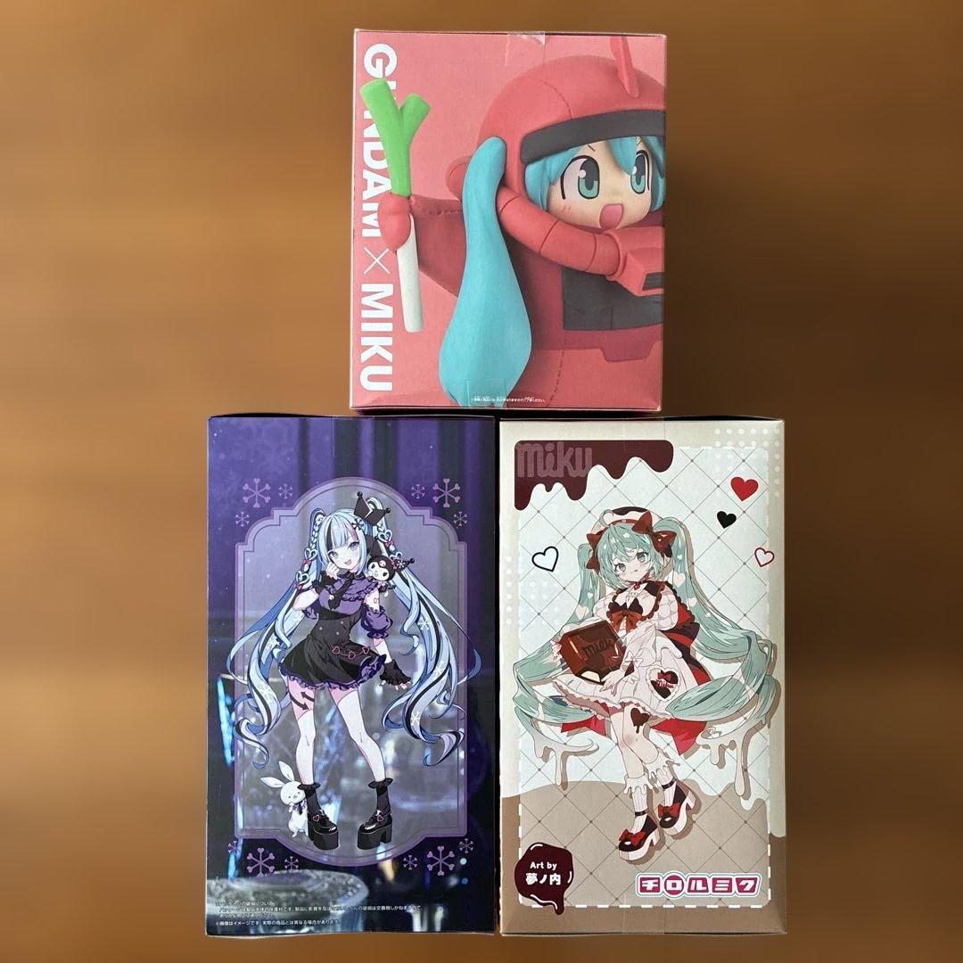 初音ミク×チロルチョコ　雪ミク×クロミ　ガンダムシャアザクぐるみ　フィギュア3体