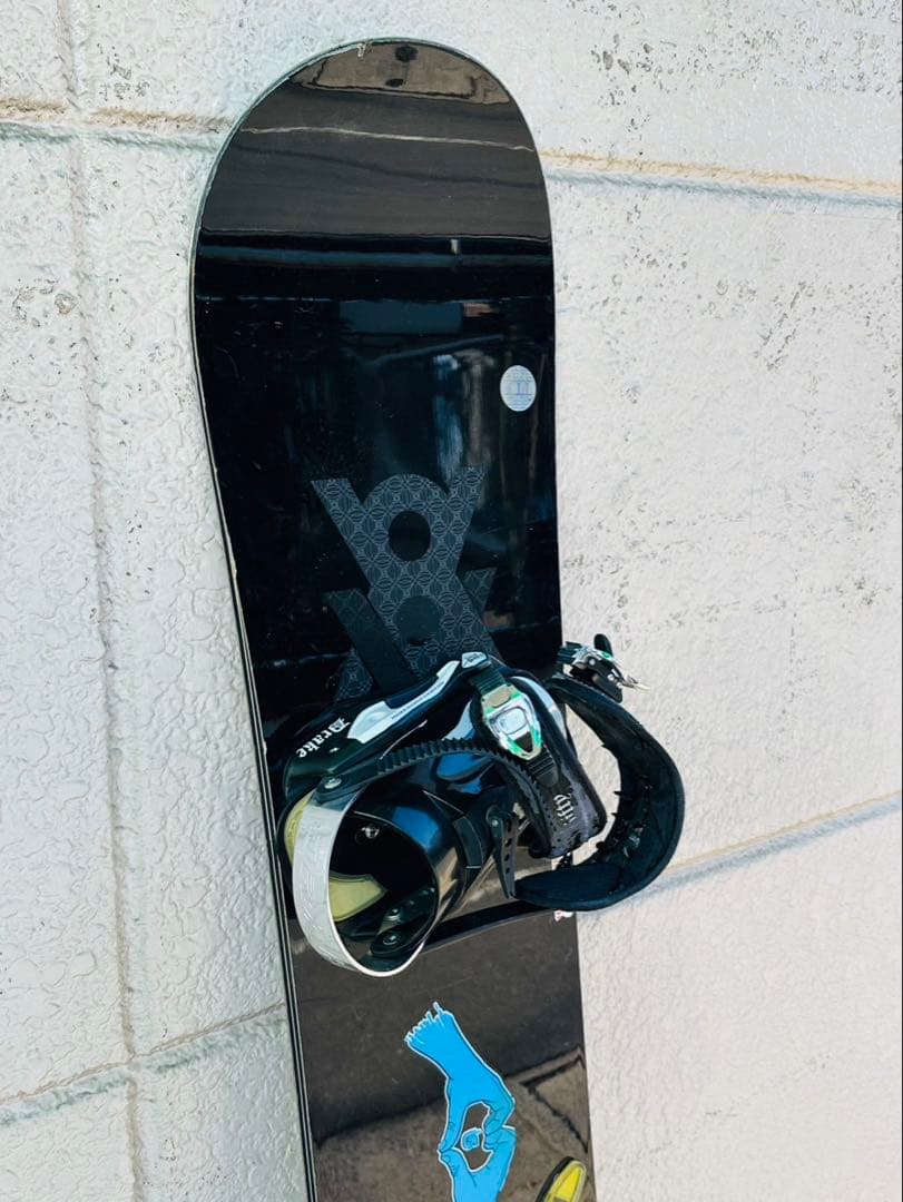 【リユース品】BURTON バートン　スノボー板　ビンディング付　152ｃｍ