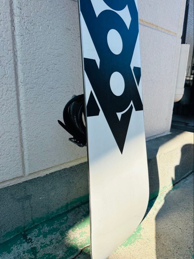 【リユース品】BURTON バートン　スノボー板　ビンディング付　152ｃｍ