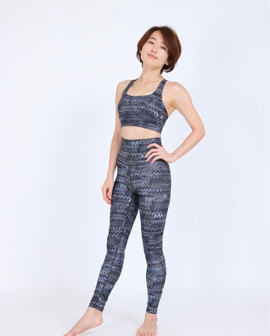 美品⭐︎easyoga イージーヨガ スピリット レギンス