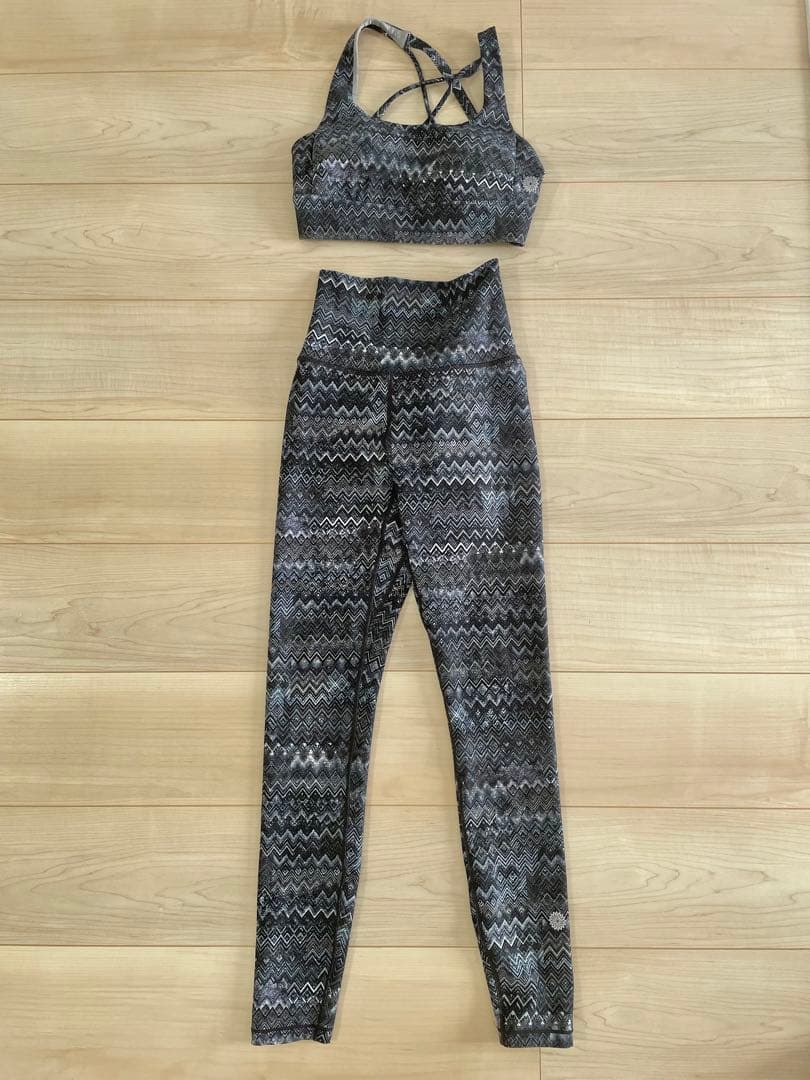 美品⭐︎easyoga イージーヨガ スピリット レギンス