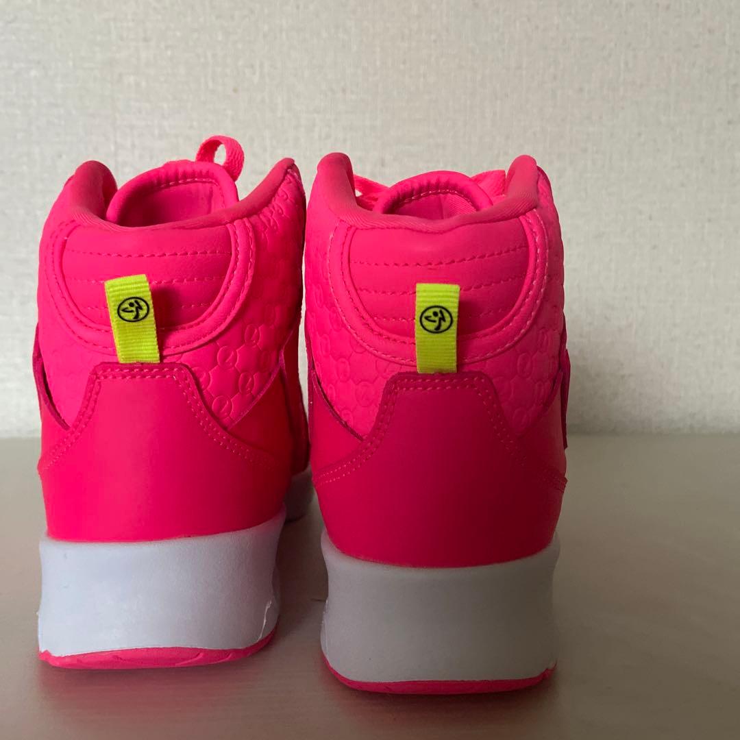 ZUMBA ピンク ダンスシューズ、23センチ、新品