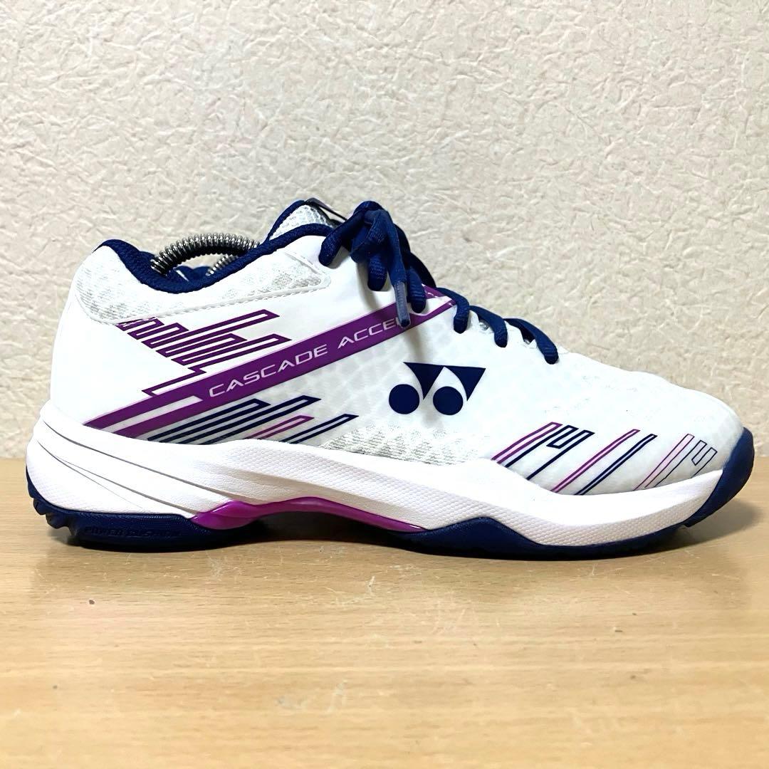 ★美品！YONEX ヨネックス パワークッション カスケードアクセル ミッド24