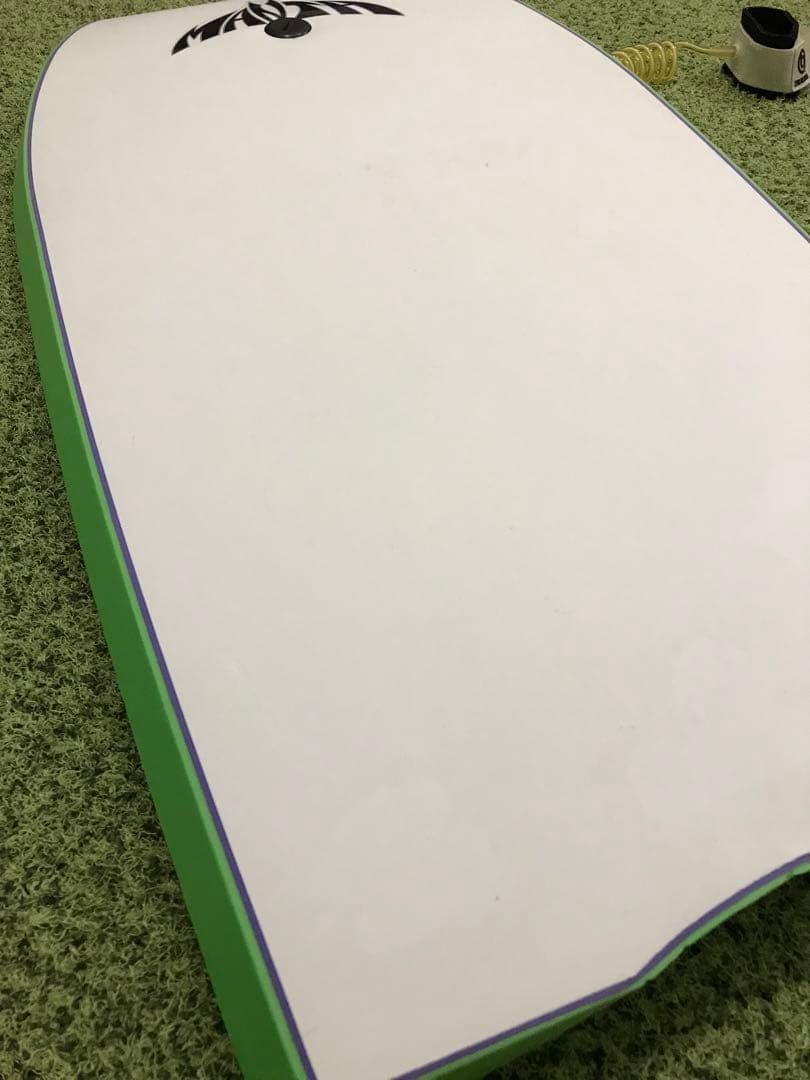 メルカリ出品　MANTA HURRICANEボディーボード　リーシュコード付き