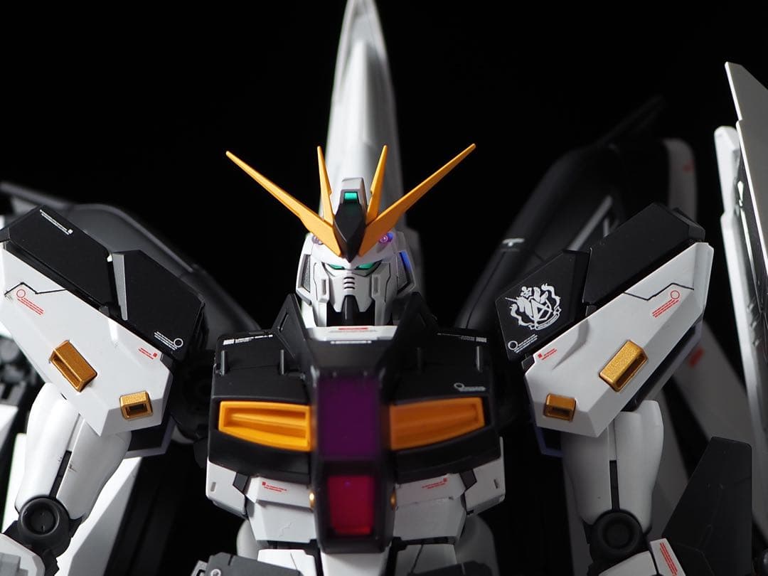 mg Hi-νガンダム　全塗装　完成品　筋彫り追加　νガンダムカラー