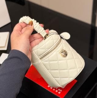可愛✨非売品 キルティング ホワイトショルダーバッグ