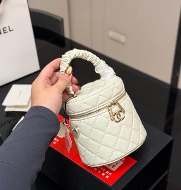 可愛✨非売品 キルティング ホワイトショルダーバッグ