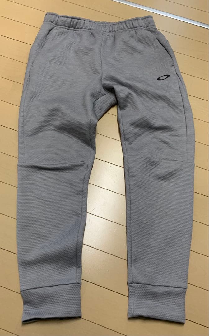 メンズ　OAKLEY オークリー　セットアップ 上下セット　ジョガーパンツ