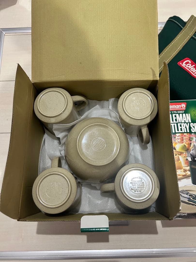 Coleman メラミン食器セットとカトラリー
