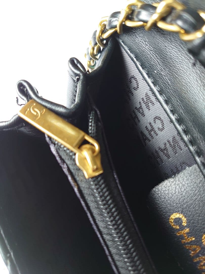 CHANEL ブラック　ミニバッグ