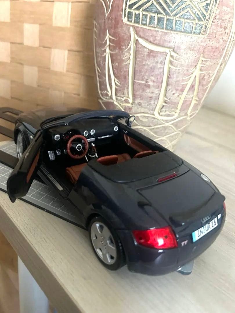 Maisto（マイスト）製の1/18スケール アウディ TT ロードスター