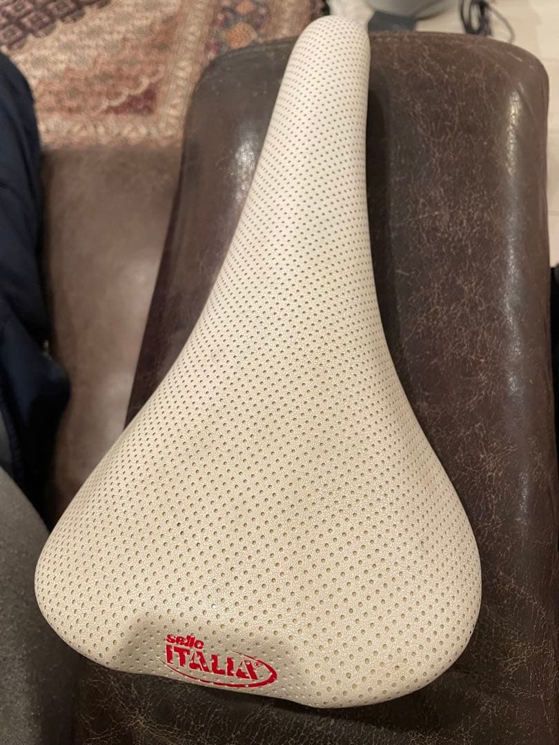 SELLE ITALIA FLITE セライタリア パンチング ホワイト