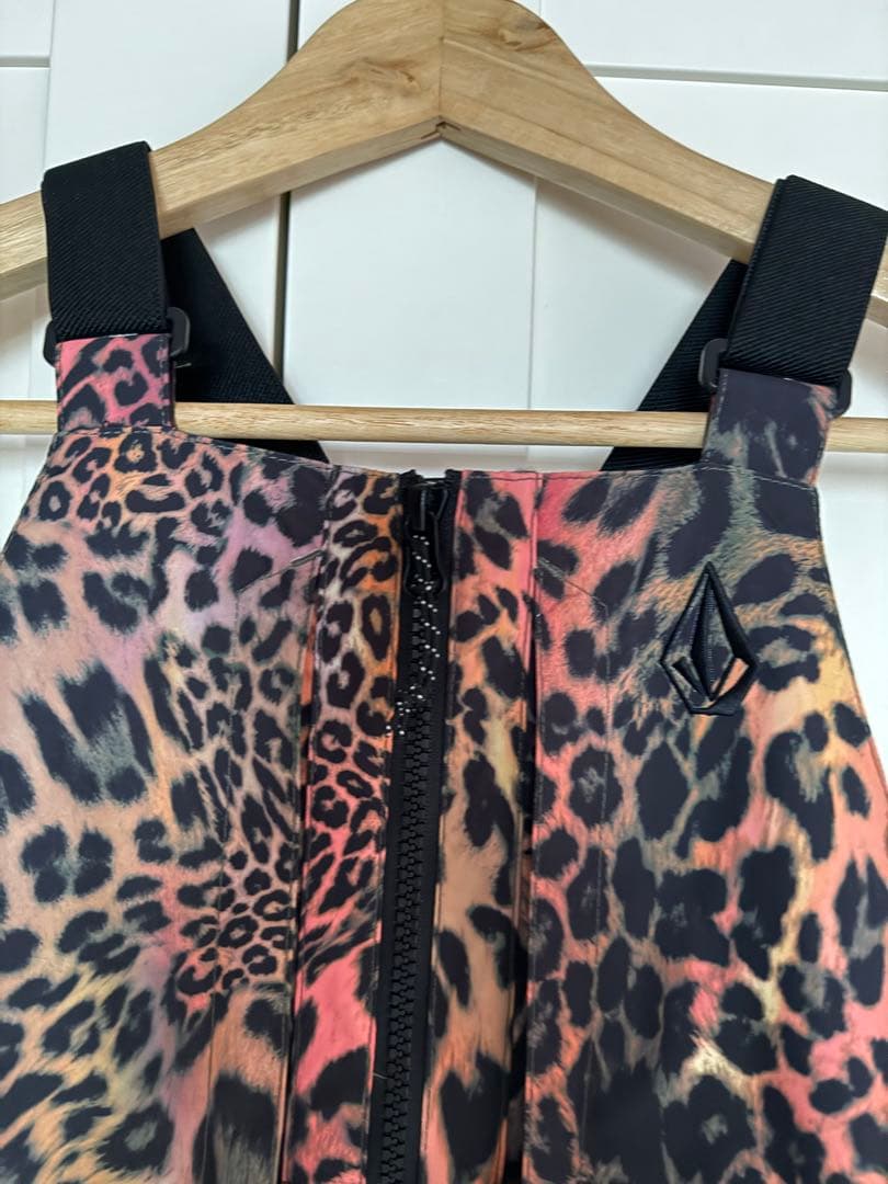 VOLCOM ボルコムキッズ　レオパード　ビブパン