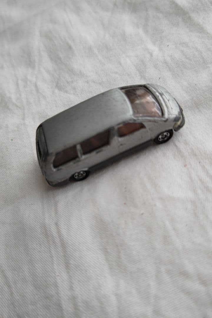 トミカ シルバー バン型ミニカー