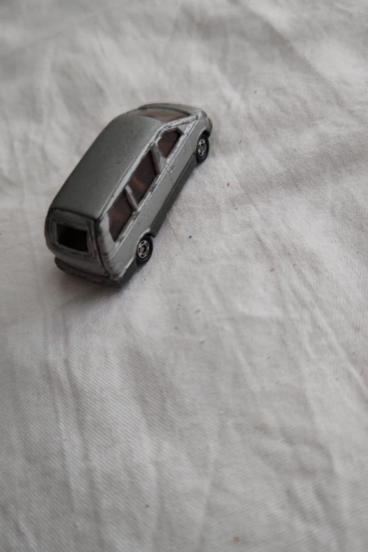 トミカ シルバー バン型ミニカー