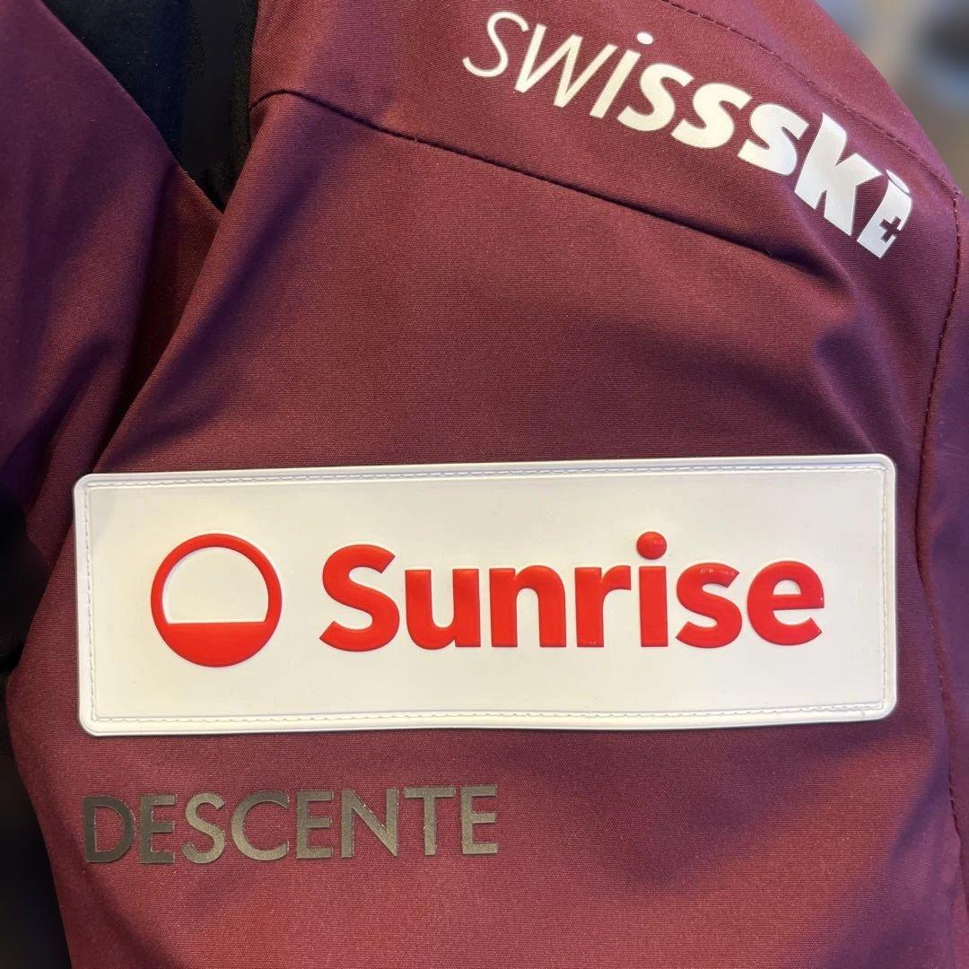 DESCENTE swiss ski フード付きジャケット 赤黒