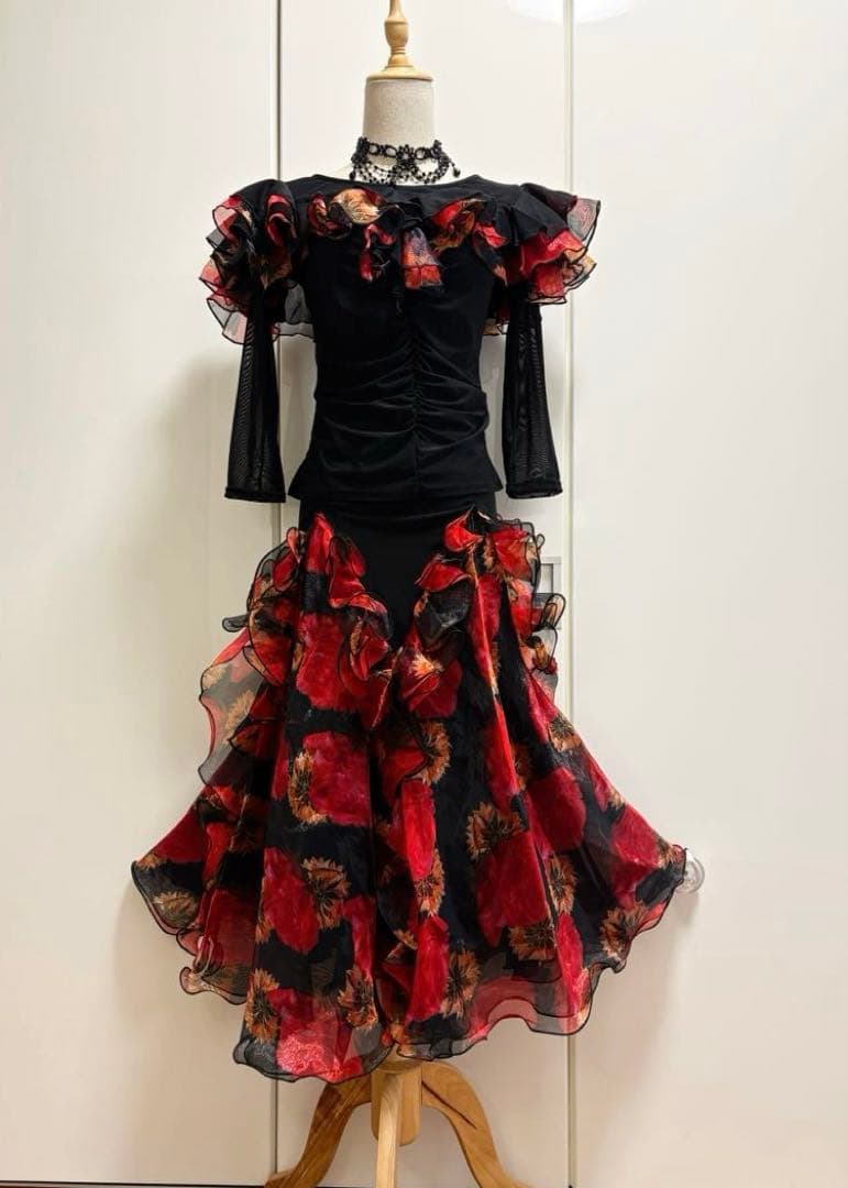社交ダンスレッスンウェア　Leirena 花柄フリルフリルのセットアップ