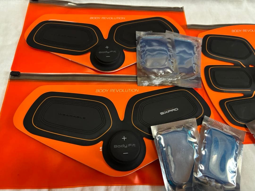 【SALE】新品ジェル付　SIXPAD アブズフィット、ボディフィット×2