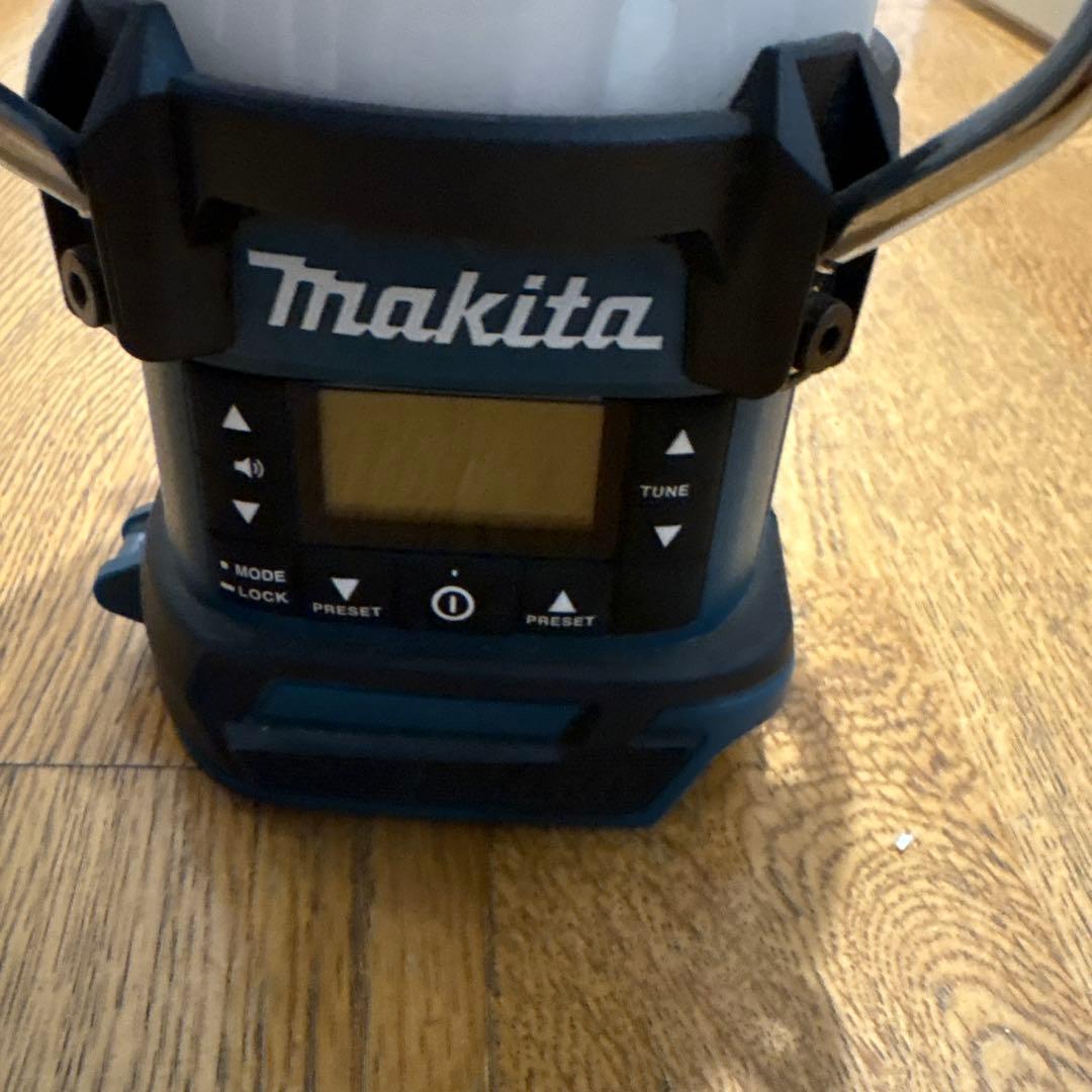 マキタ充電式ランタン付きラジオMR054