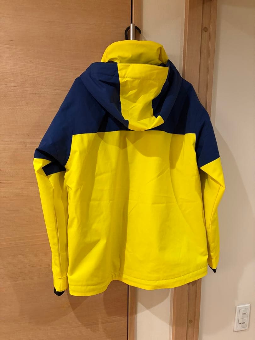 スキーウェア　オンヨネ　新品　黄色ベース