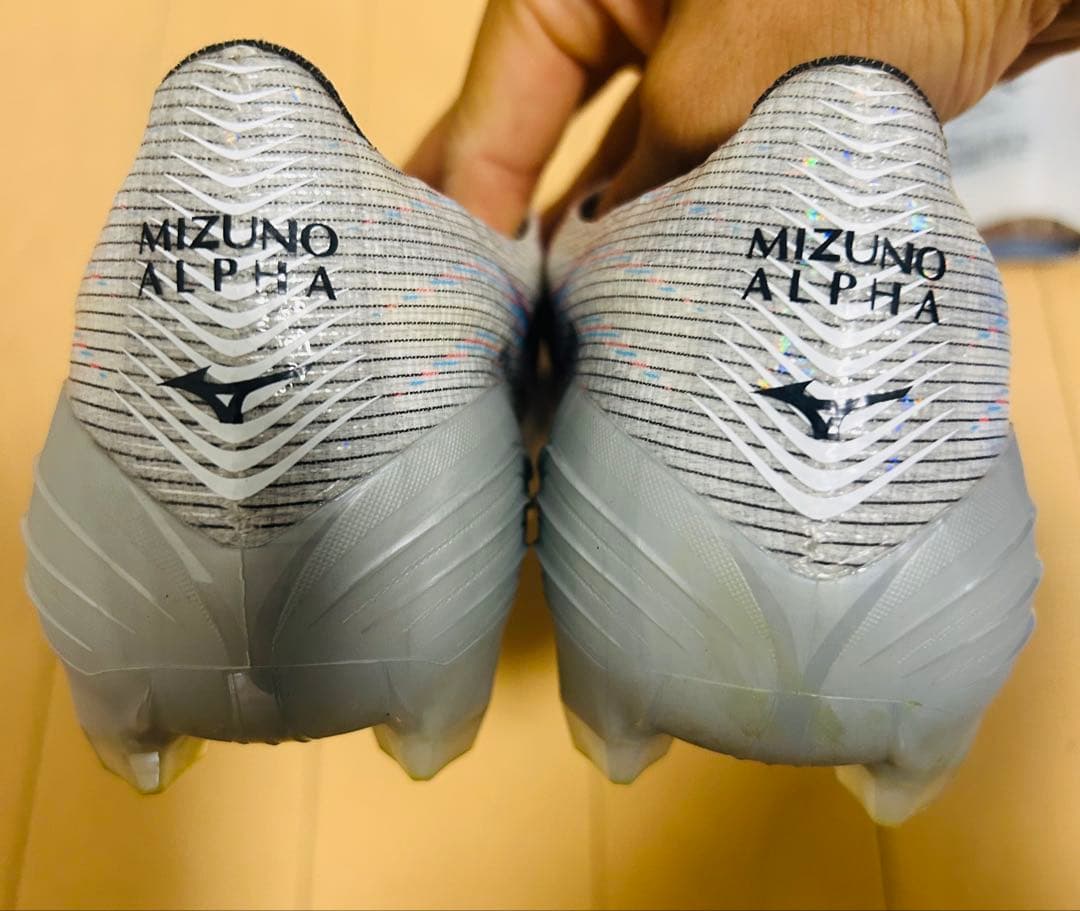 Mizuno Alpha ホワイトサッカーシューズ ゼログライドシンガード付き