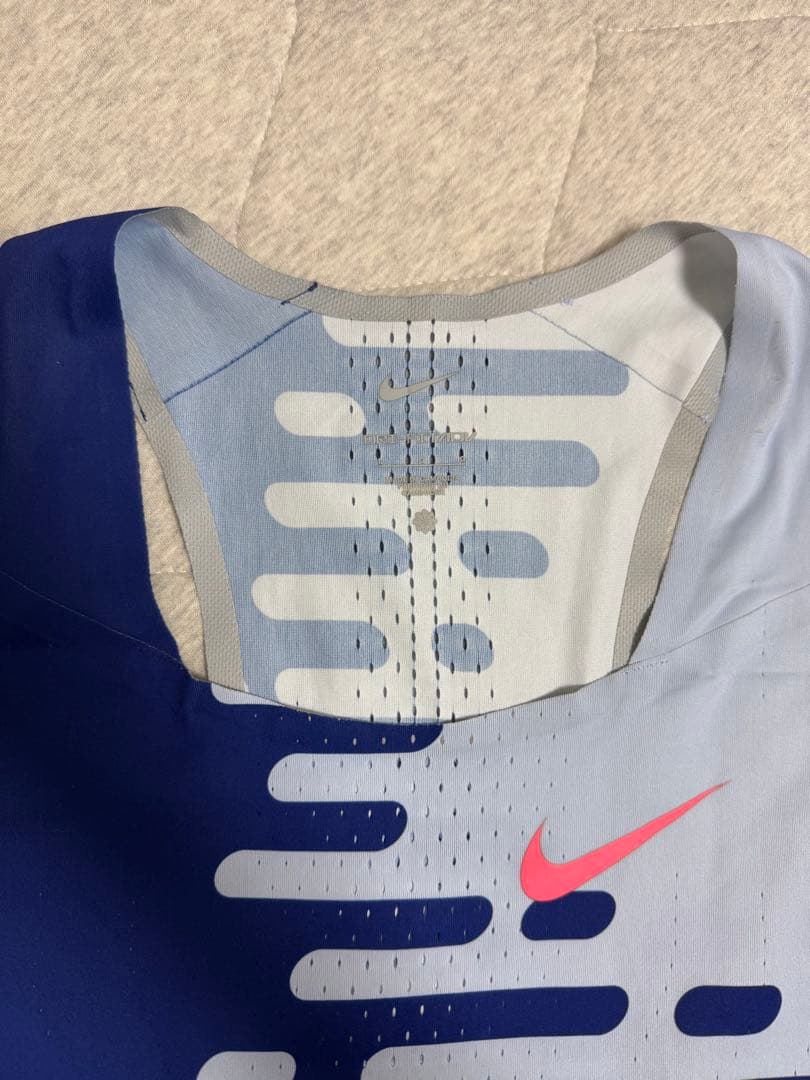 NIKE エアロスイフト　ランニングシャツL