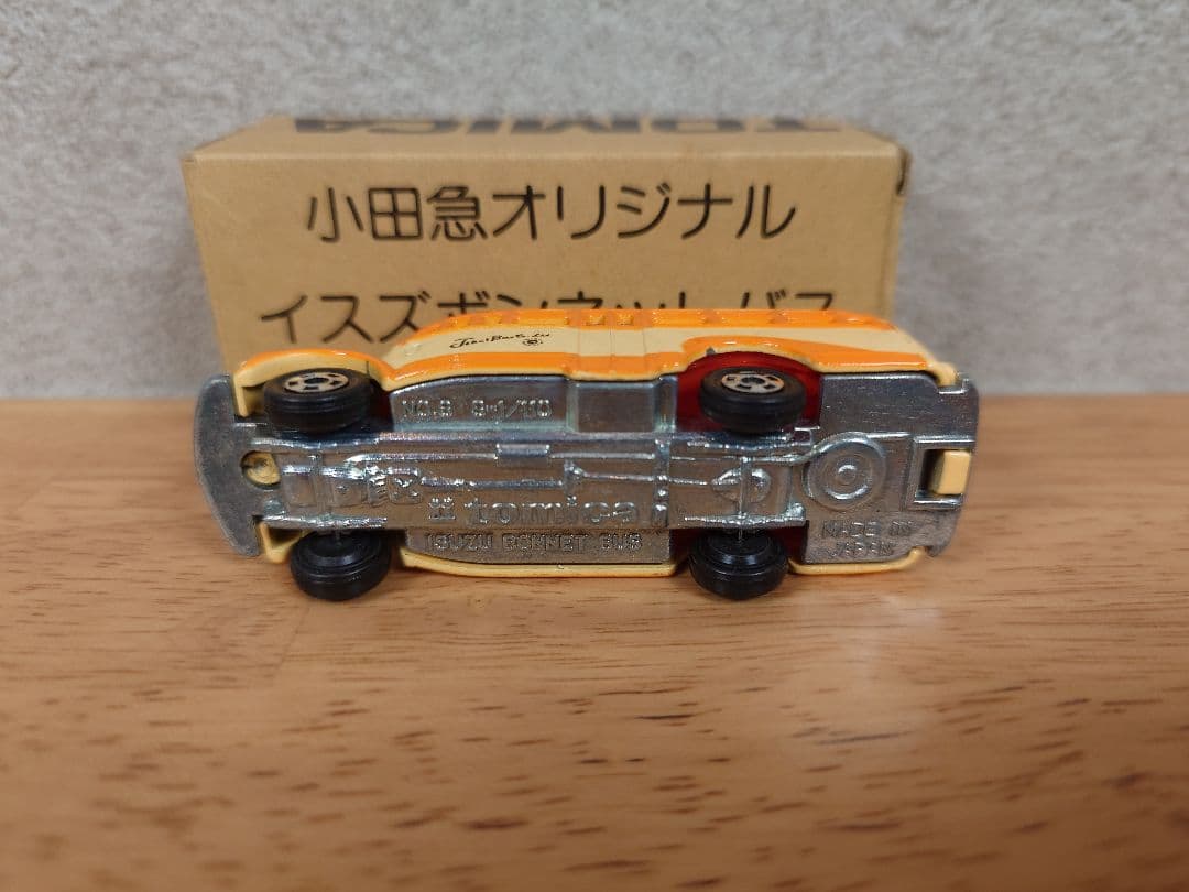 【未使用品】トミカ イスズボンネットバス 東海仕様 日本製