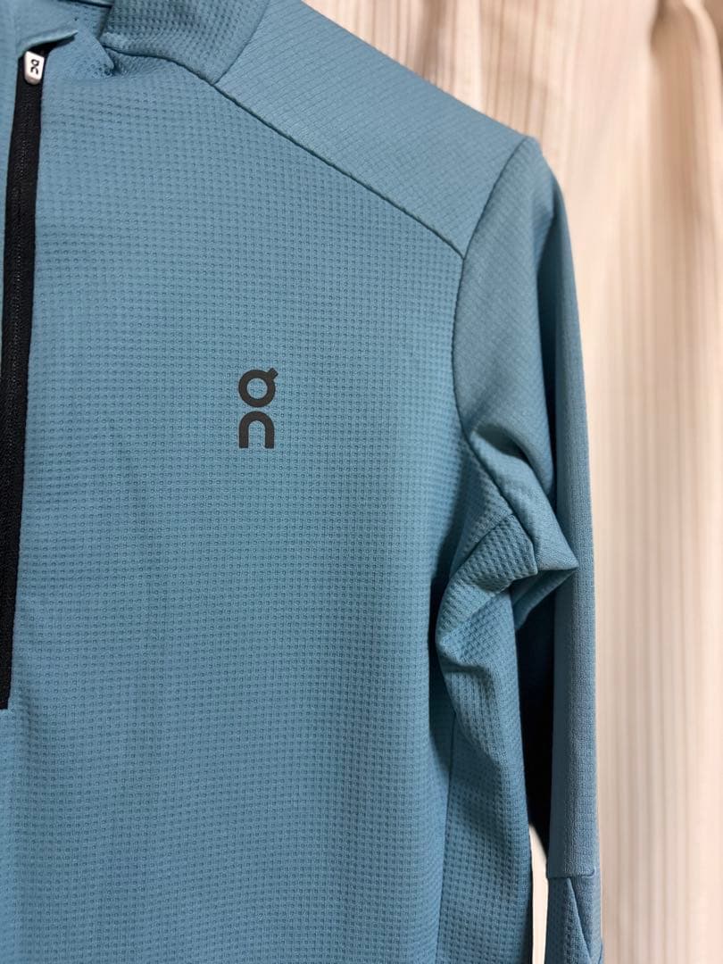 On ランニングウェア　climate shirts レディースS/ブルー系