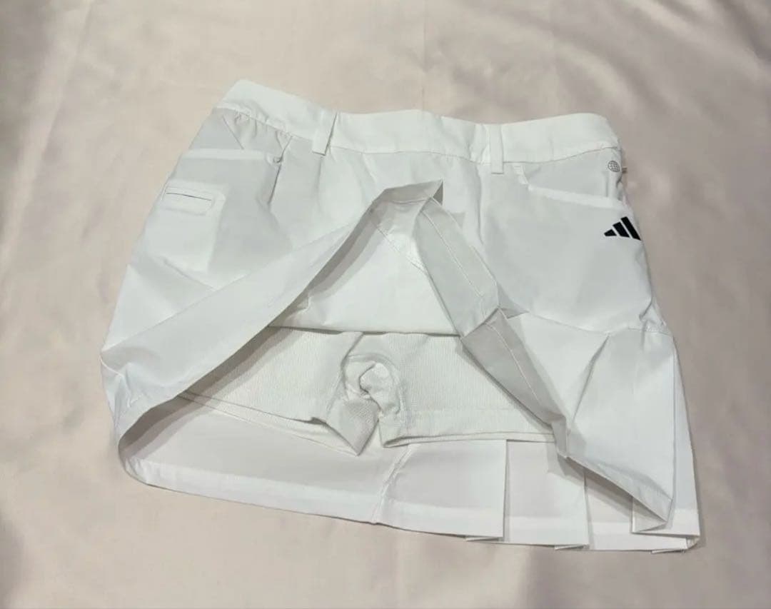 新品adidasゴルフ　 ポロシャツ　スカート　春夏セットアップ　軽量　大きめ